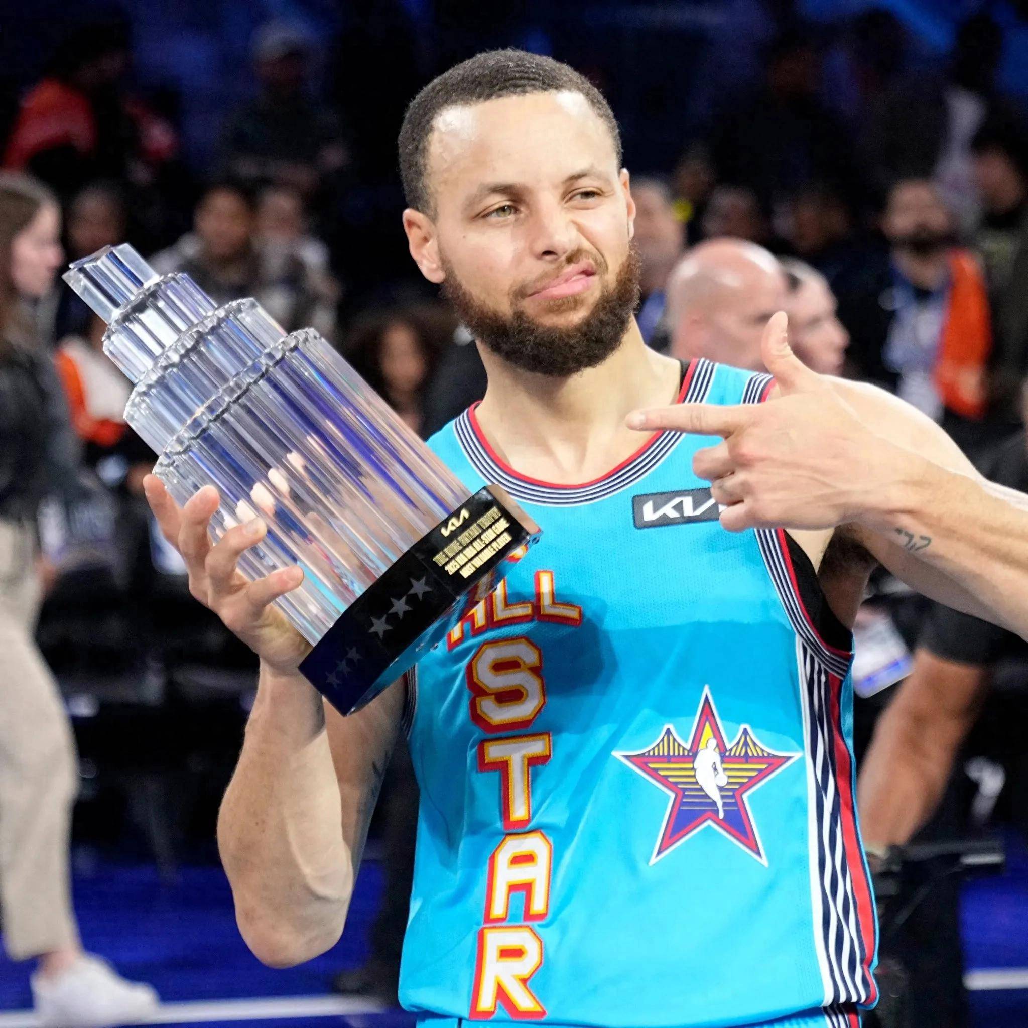 因涉嫌种族主义与性别歧视，费城联合体育总监已被停职